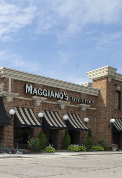 Exterior of Maggiano's in Troy